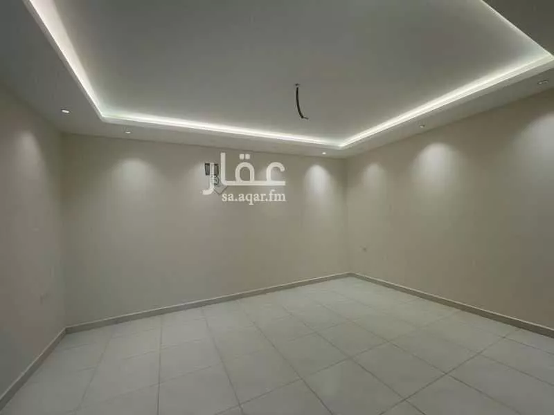 4 bedroom villa in Al Janadriyah 10