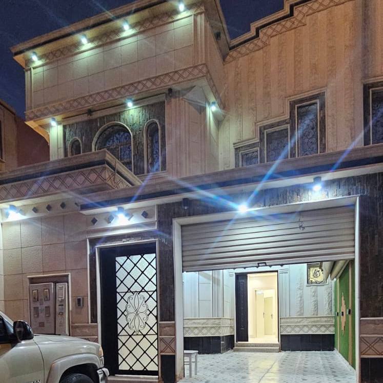 شقة  في الجنادرية 6
