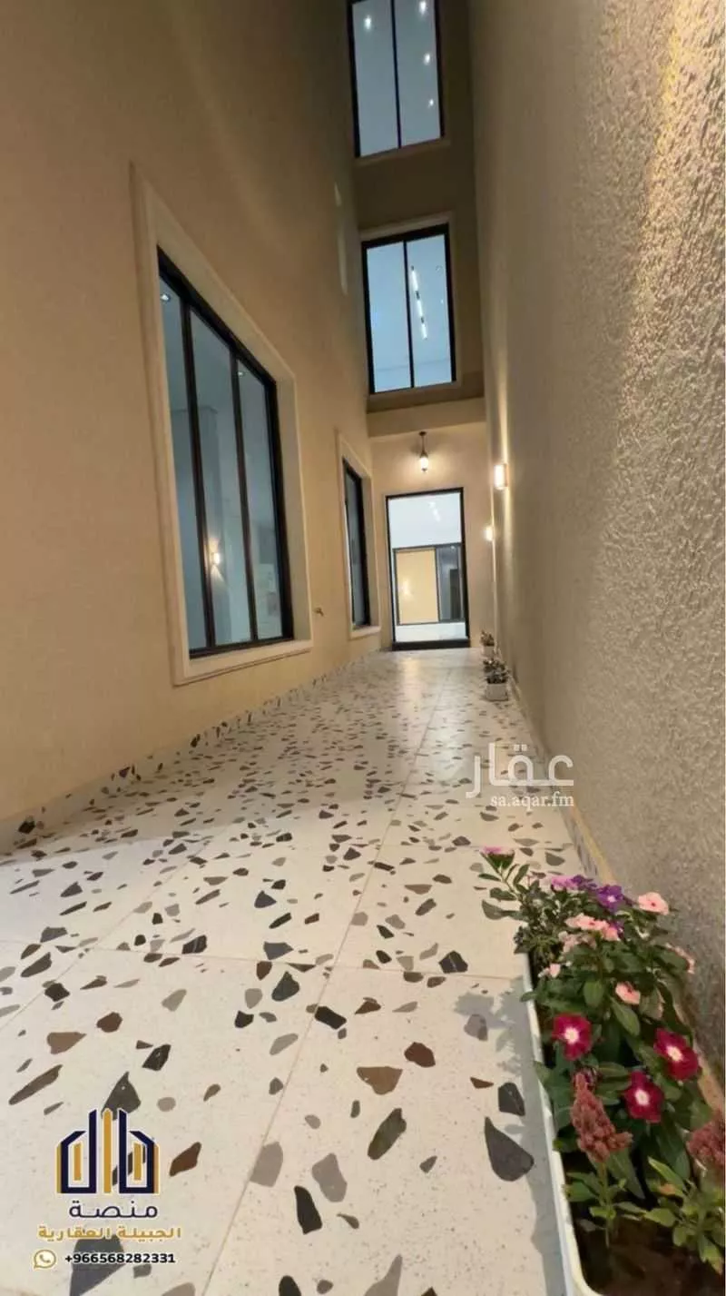 فيلا 4 غرف في الشرق 5