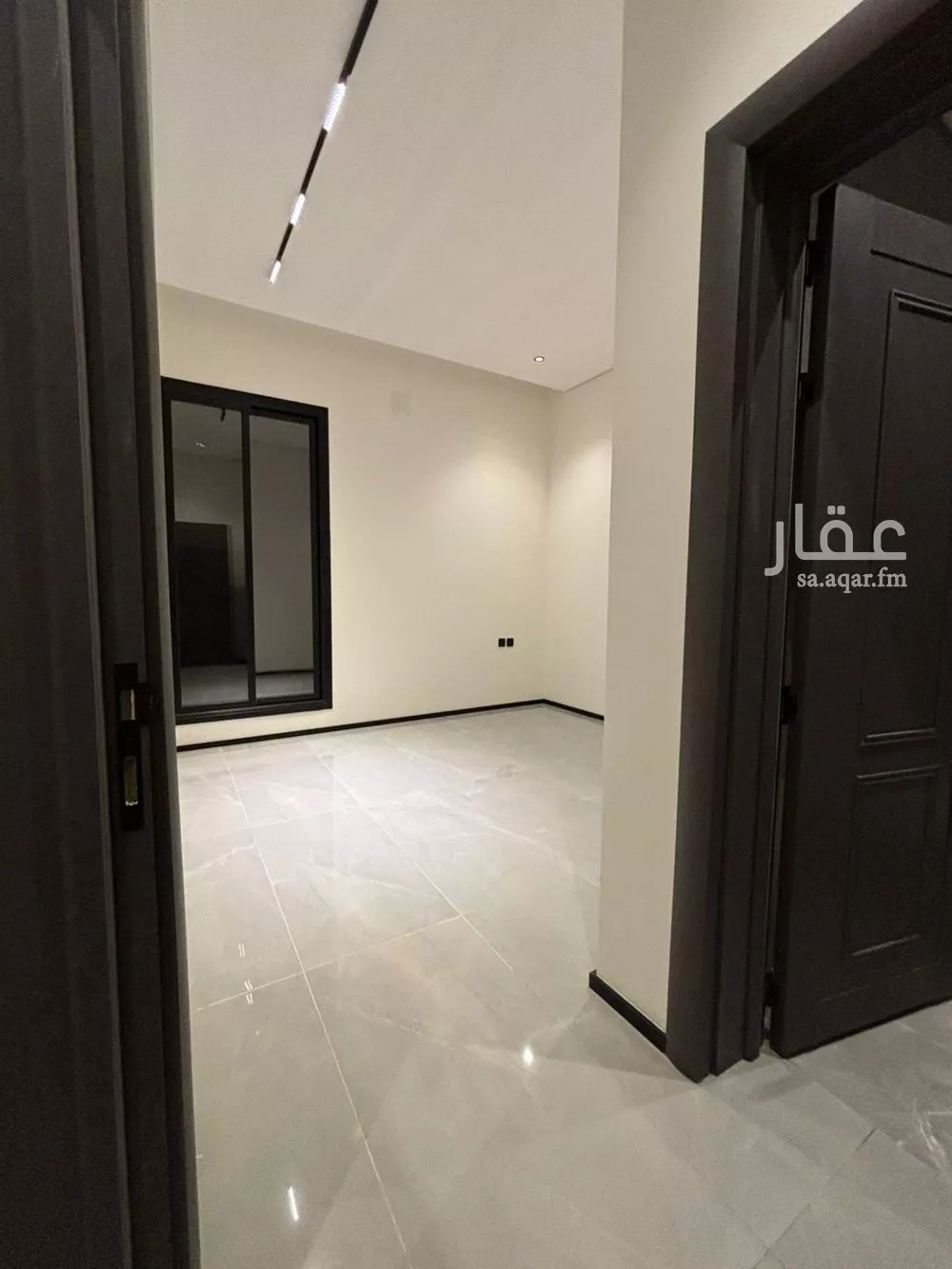 فيلا 6 غرف في العارض 9