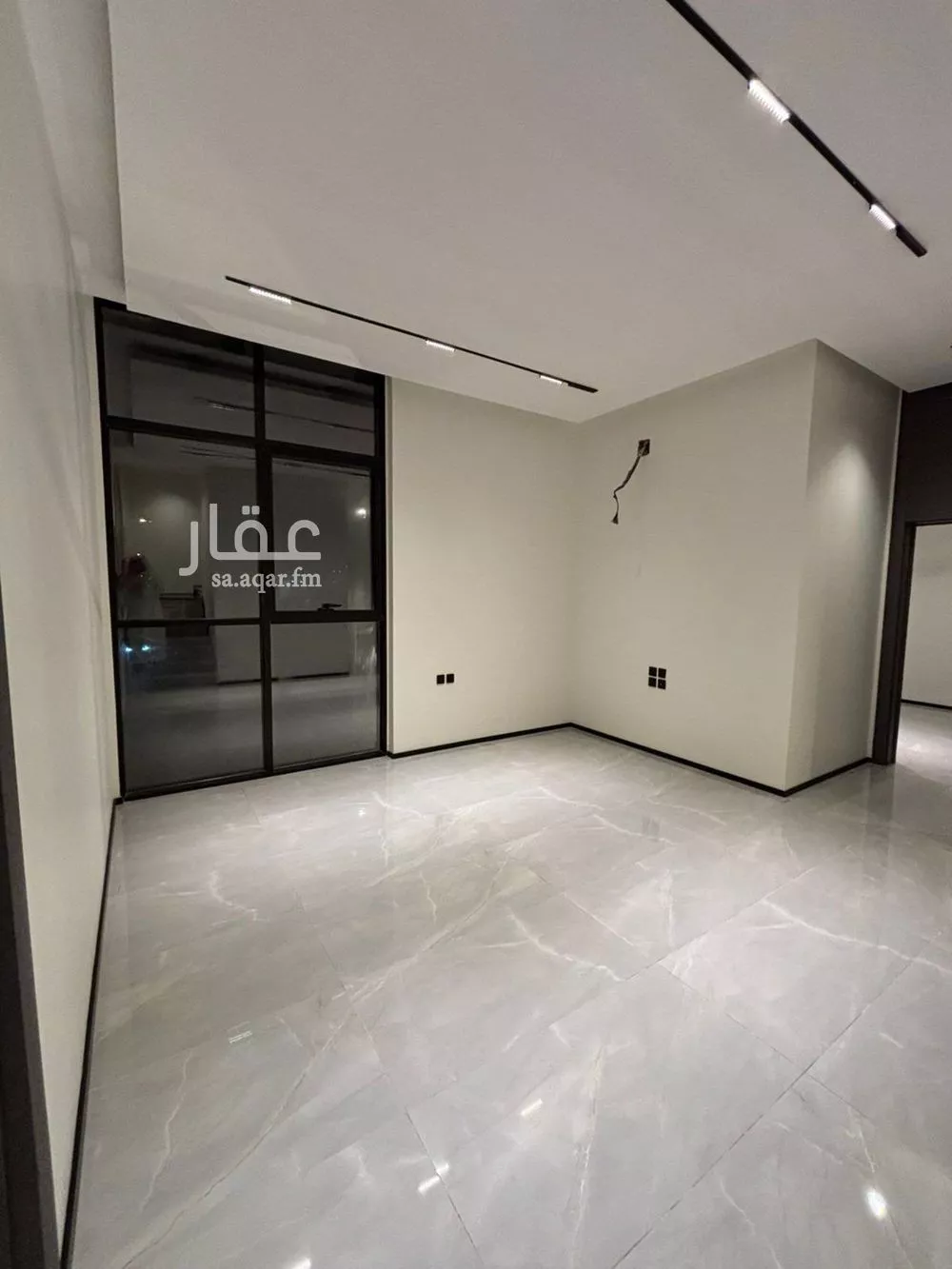 فيلا 6 غرف في العارض 10