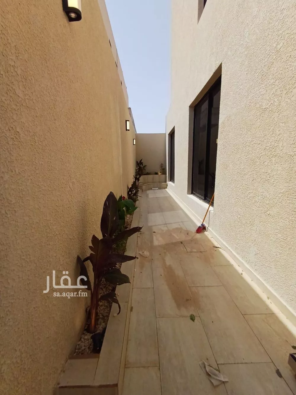 فيلا 6 غرف في النظيم 23