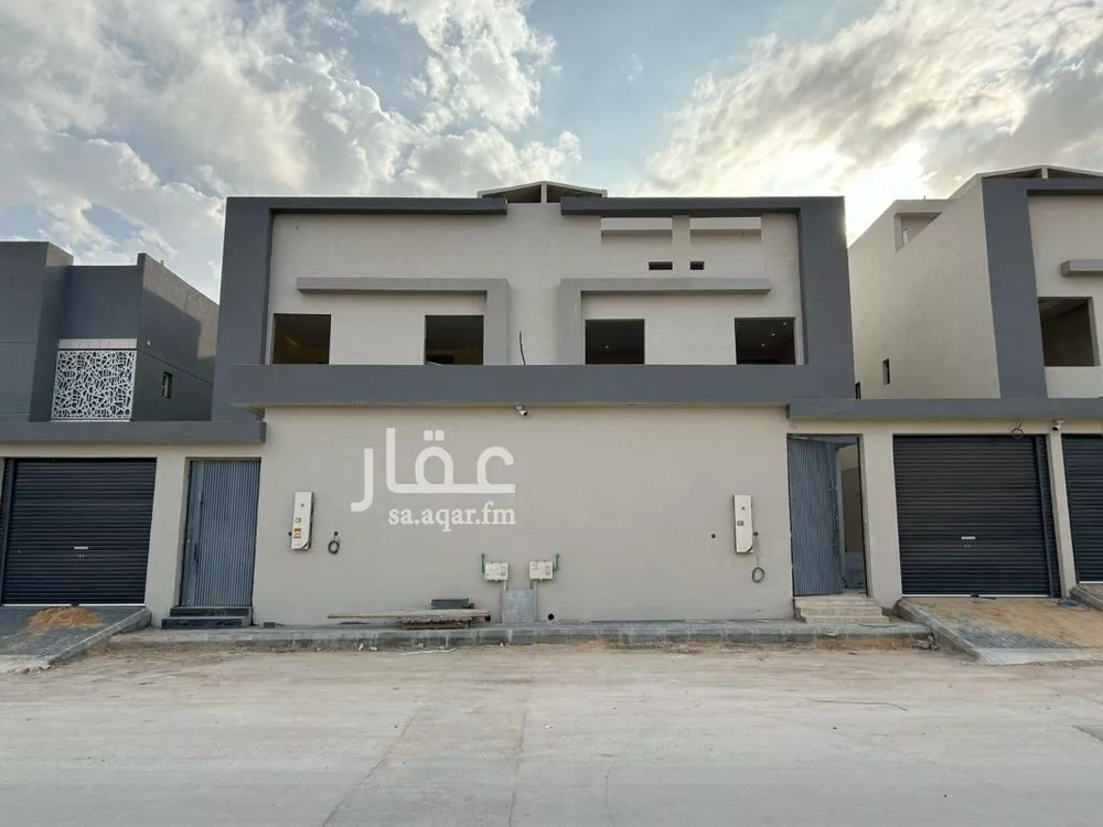 9 bedroom duplex in Al Shifa 2
