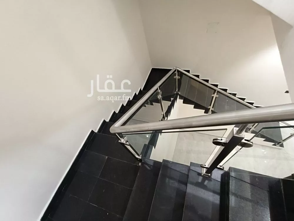 9 bedroom duplex in Al Shifa 16