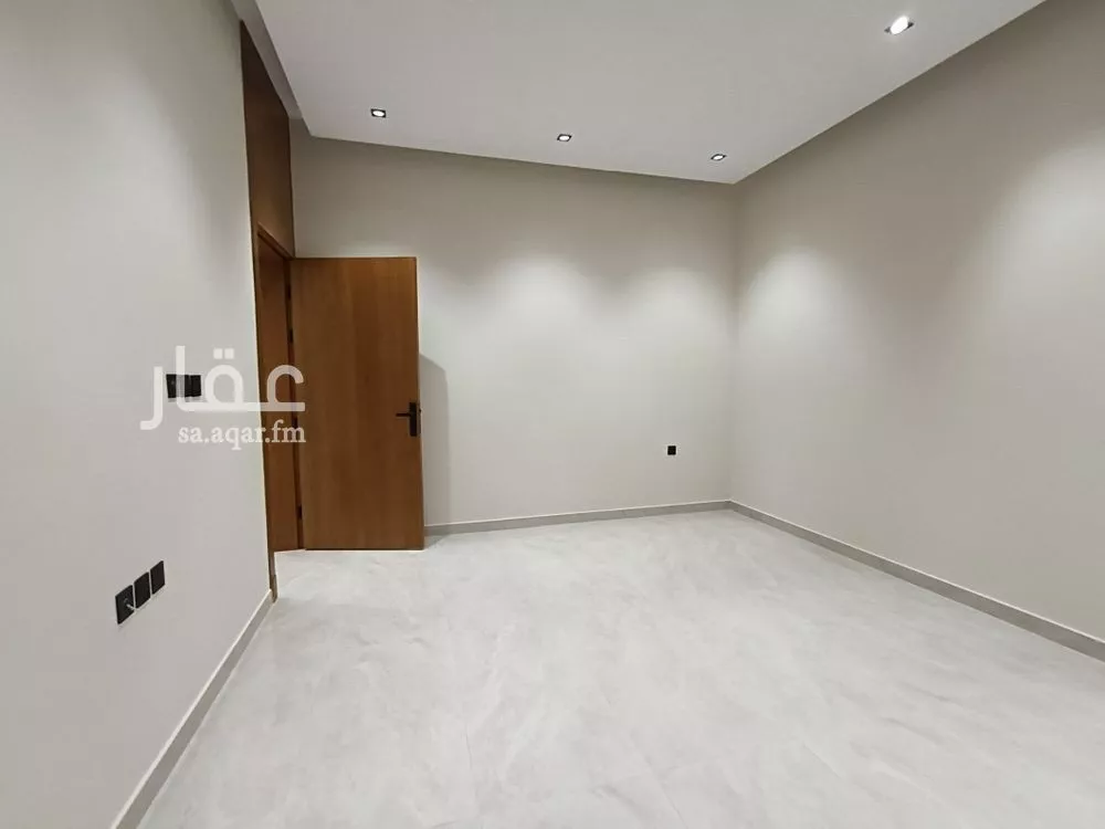 9 bedroom duplex in Al Shifa 17