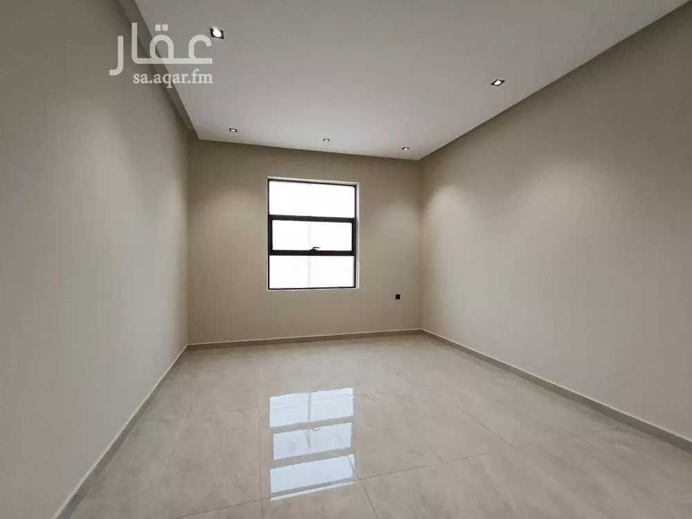 9 bedroom duplex in Al Shifa 19