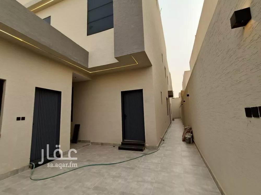 9 bedroom duplex in Al Shifa 8