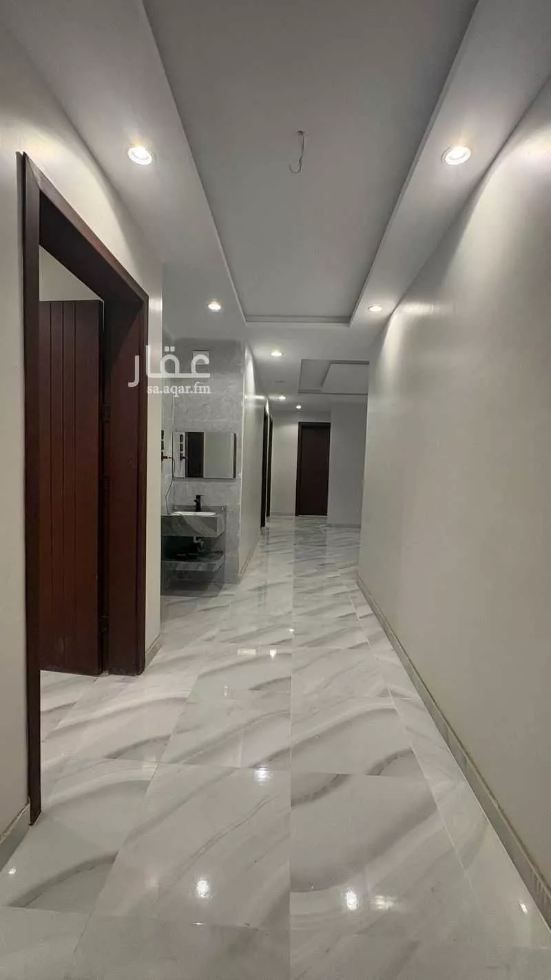 8 bedroom villa in Bahrah 9
