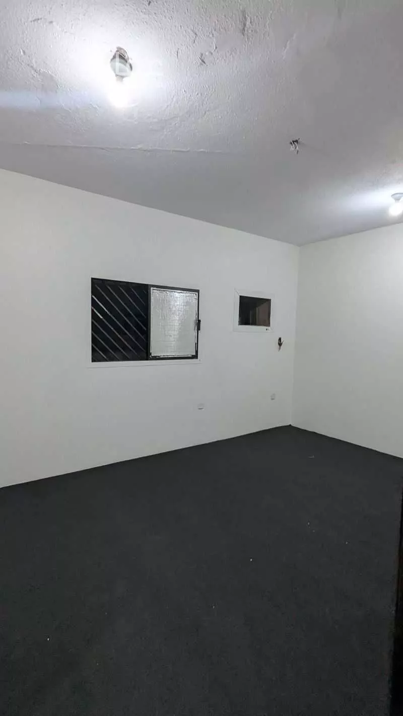 734 sqm building in As Saadah 9