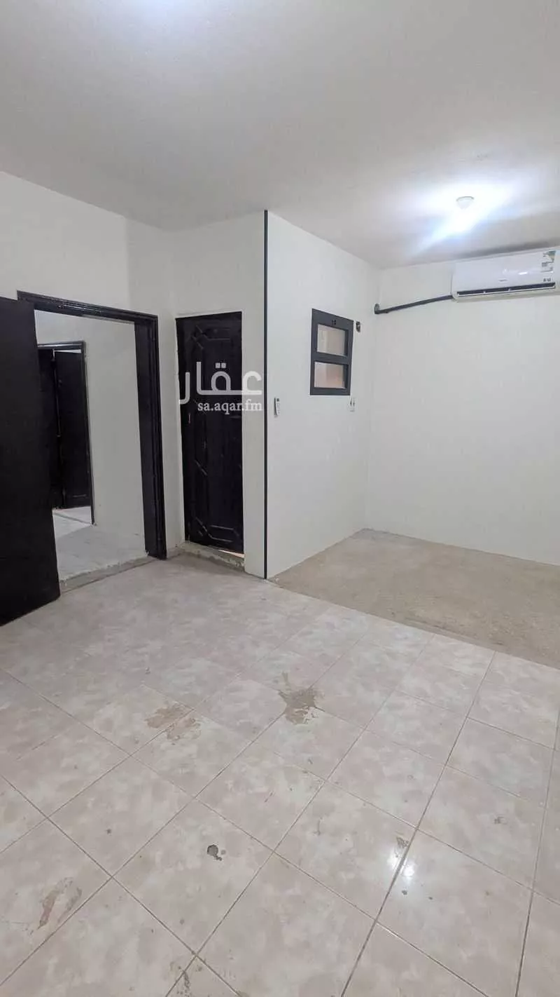734 sqm building in As Saadah 10