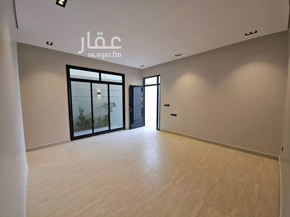 5 bedroom villa in Al Rimal 13