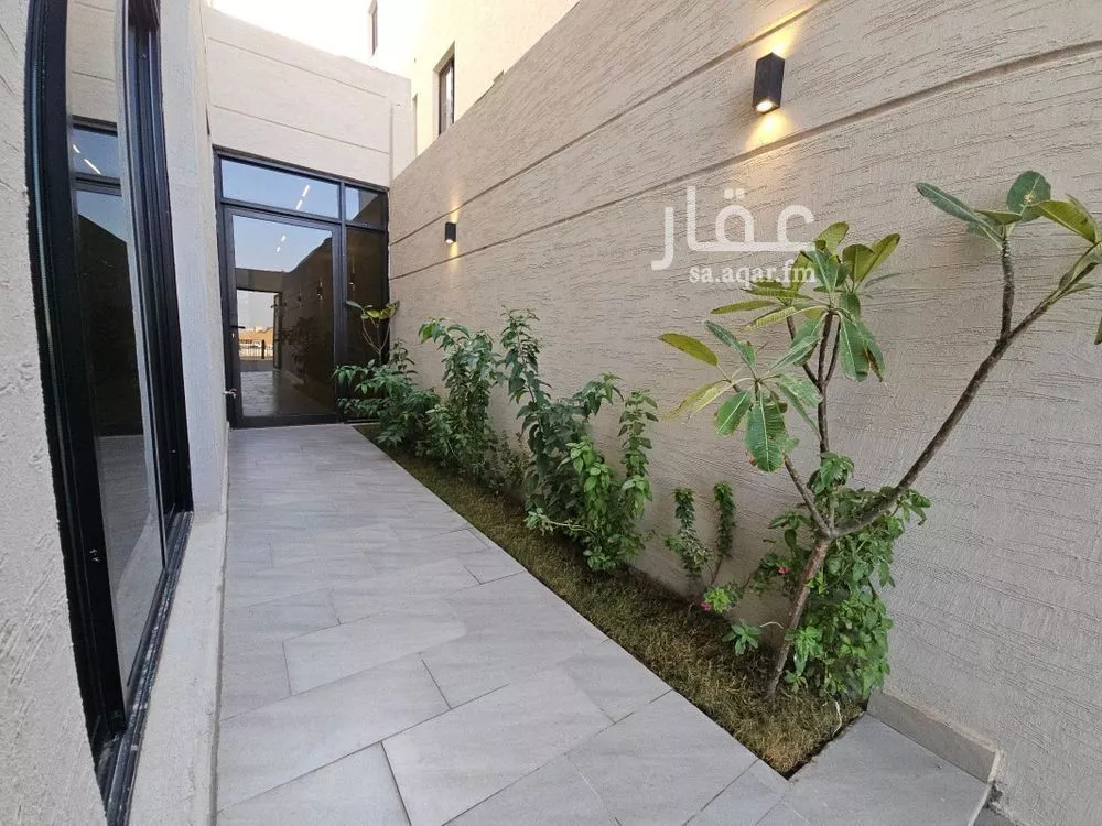 5 bedroom villa in Al Rimal 4