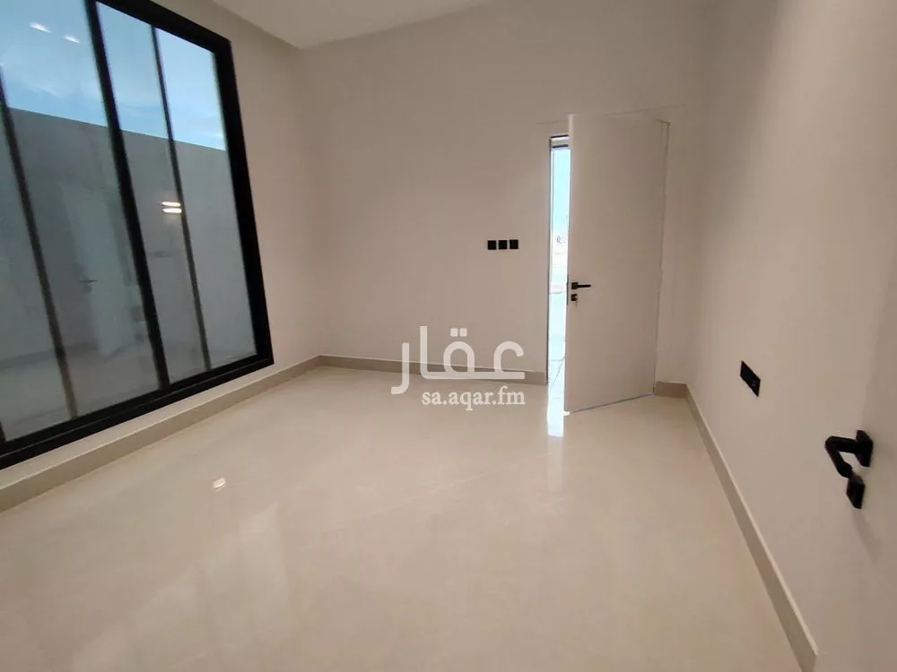 5 bedroom villa in Al Janadriyah 17