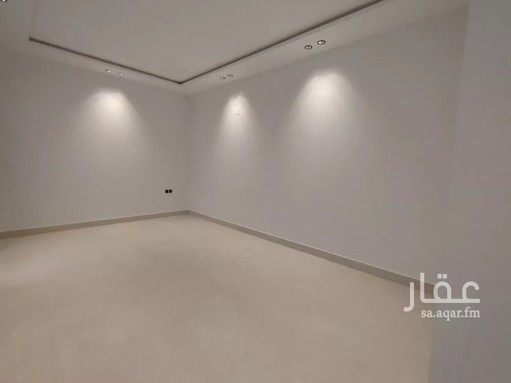 5 bedroom villa in Al Janadriyah 3