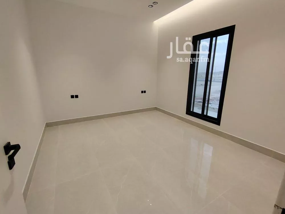 5 bedroom villa in Al Janadriyah 4