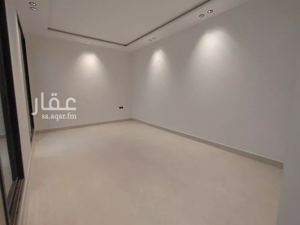 5 bedroom villa in Al Janadriyah 5