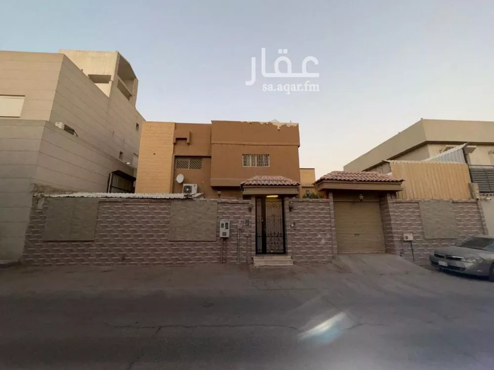8 bedroom villa in Jarir 3
