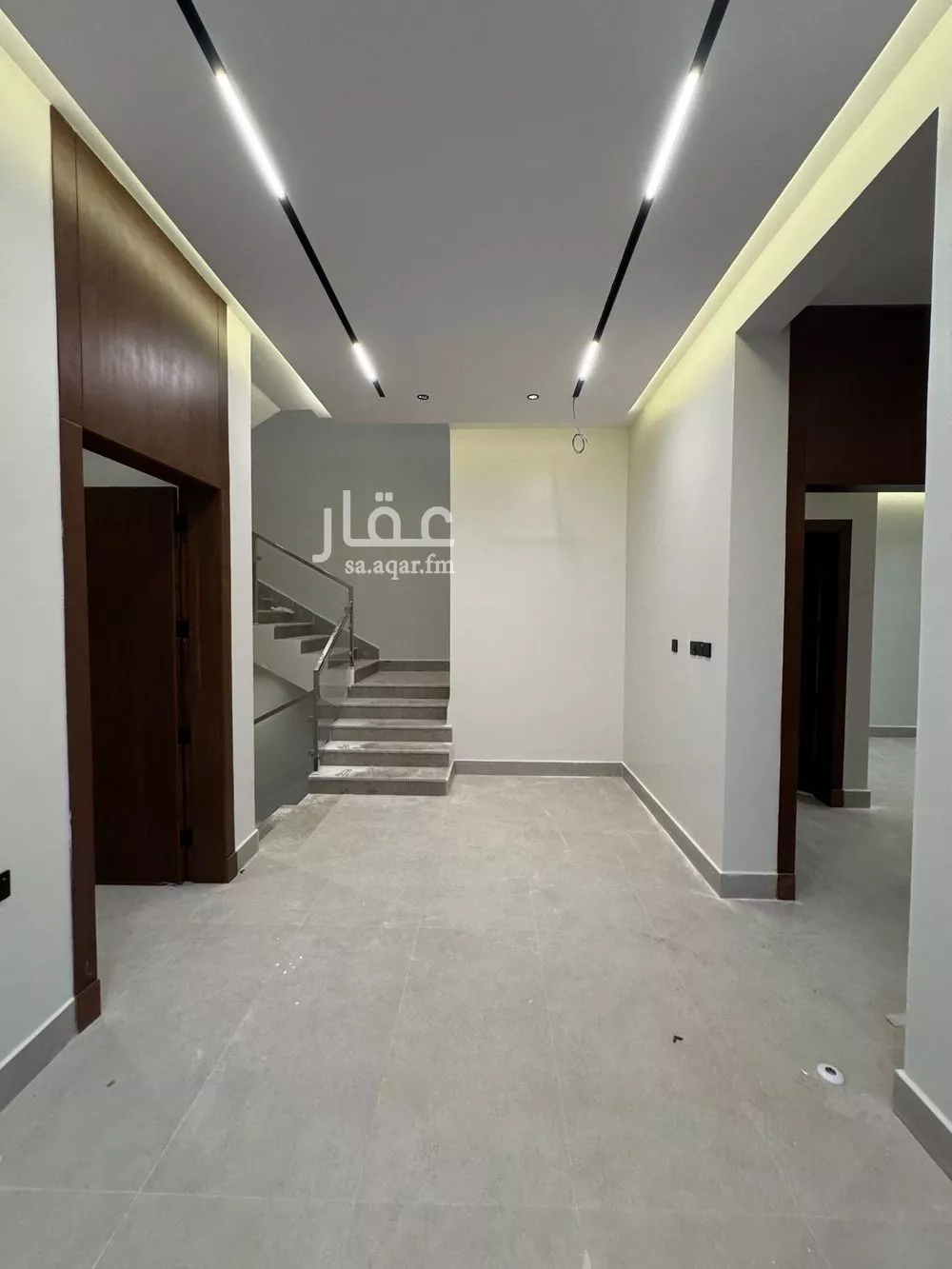 فيلا 4 غرف في العارض 5