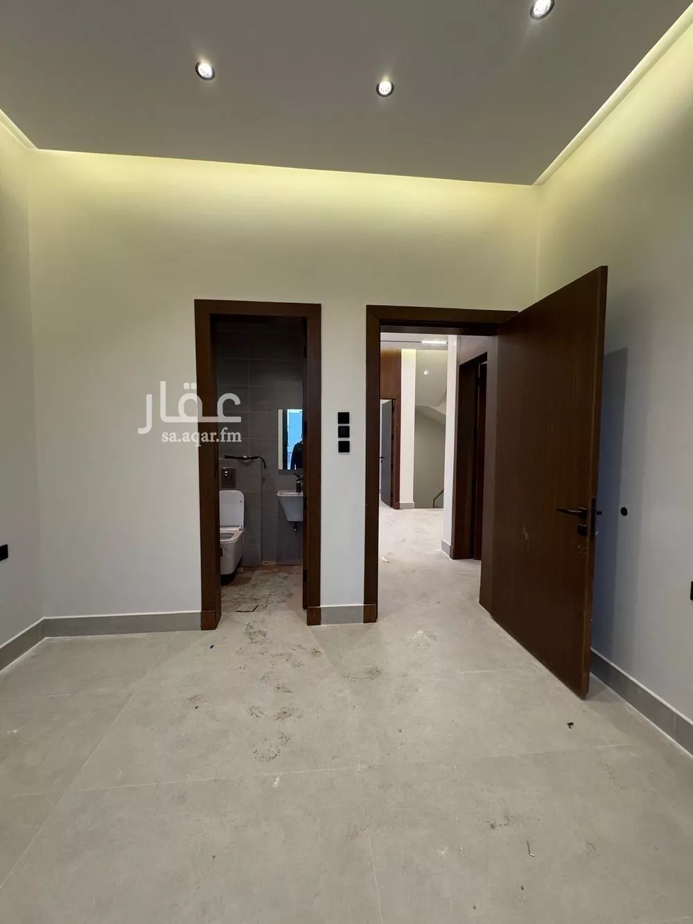 فيلا 4 غرف في العارض 7