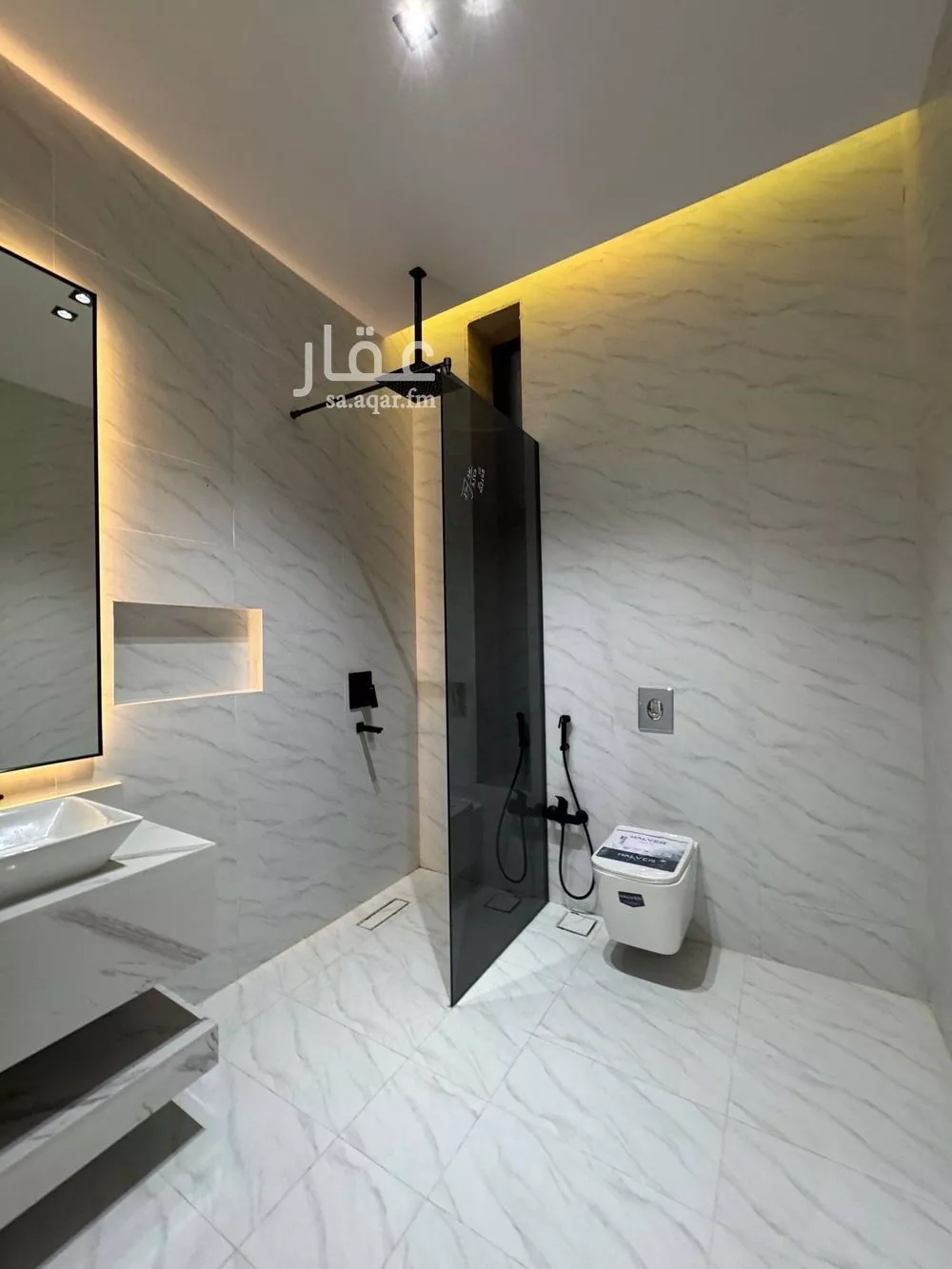 5 bedroom villa in Al Narjis 4