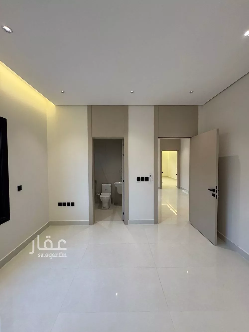 4 bedroom villa in Al Aridh 9