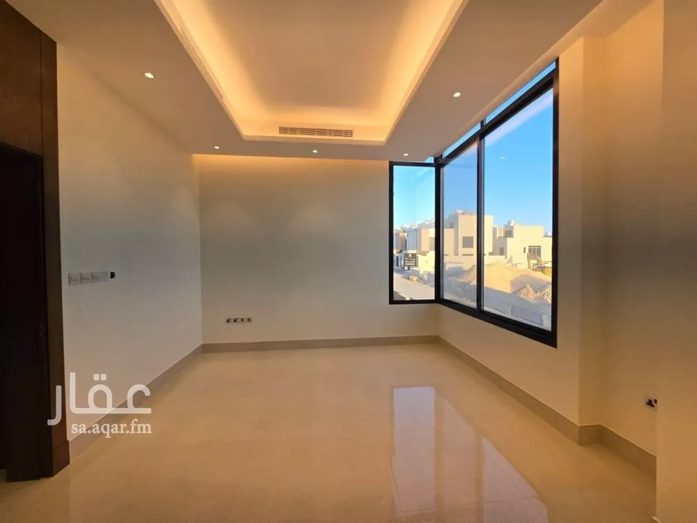 5 bedroom villa in Al Narjis 2
