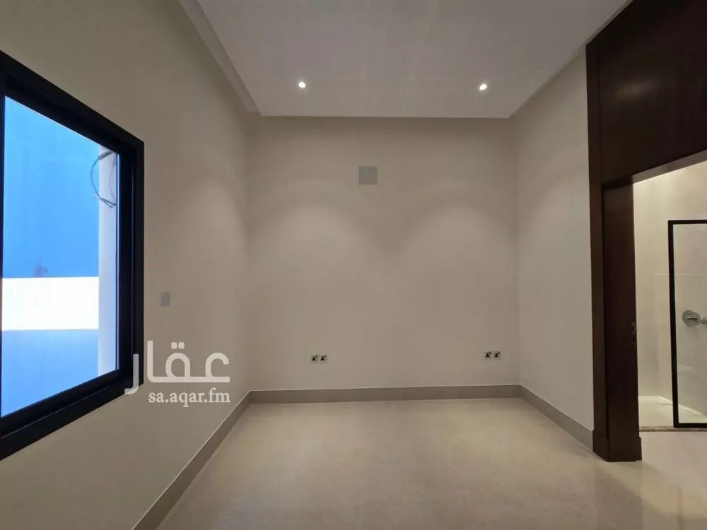 5 bedroom villa in Al Narjis 5
