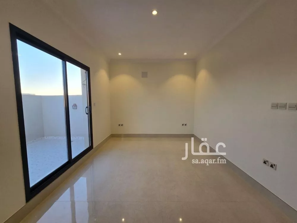 5 bedroom villa in Al Narjis 8