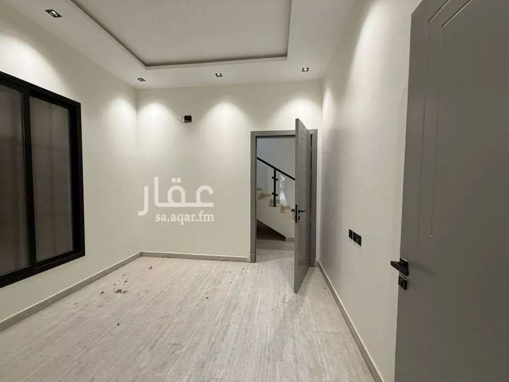فيلا 5 غرف في طويق 8
