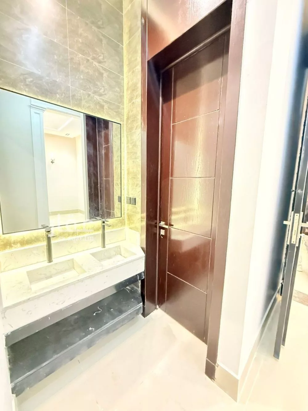 6 bedroom villa in Al Uraija Al Gharbiyah 12