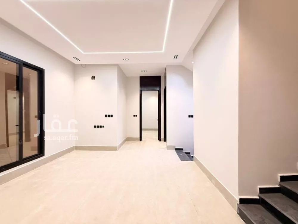 6 bedroom villa in Al Uraija Al Gharbiyah 13