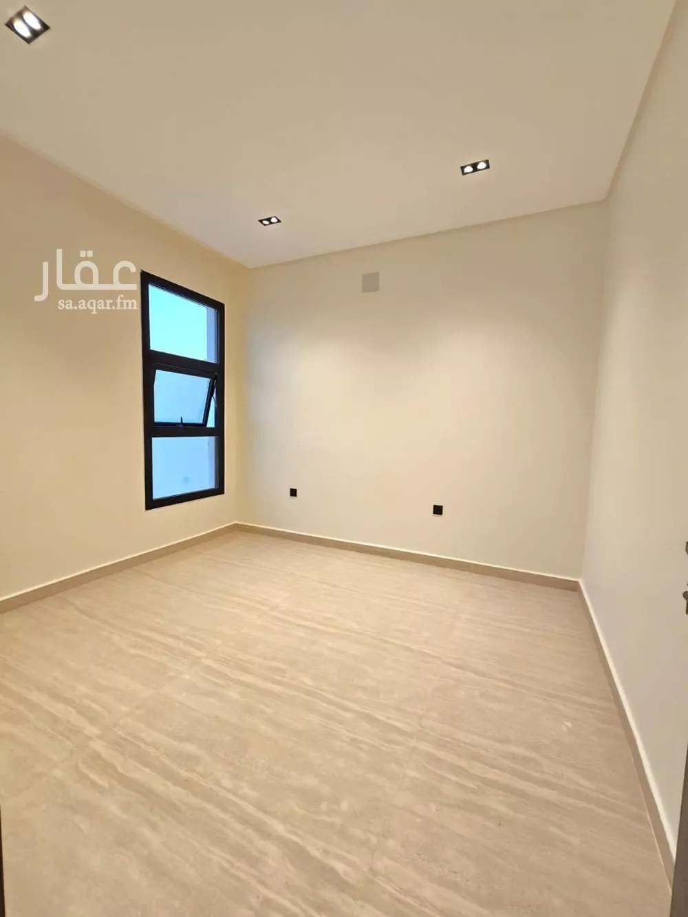فيلا 4 غرف في السويدي الغربي 7