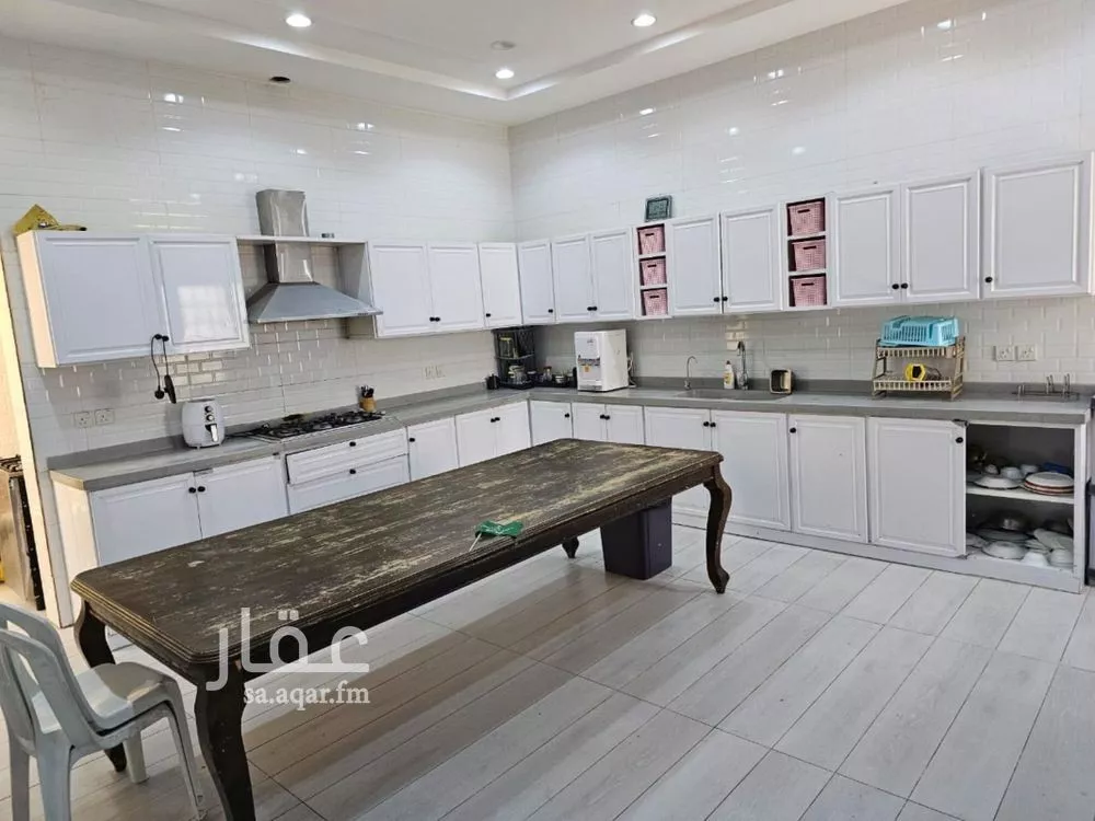 4 bedroom apartment in Al Aridh 7