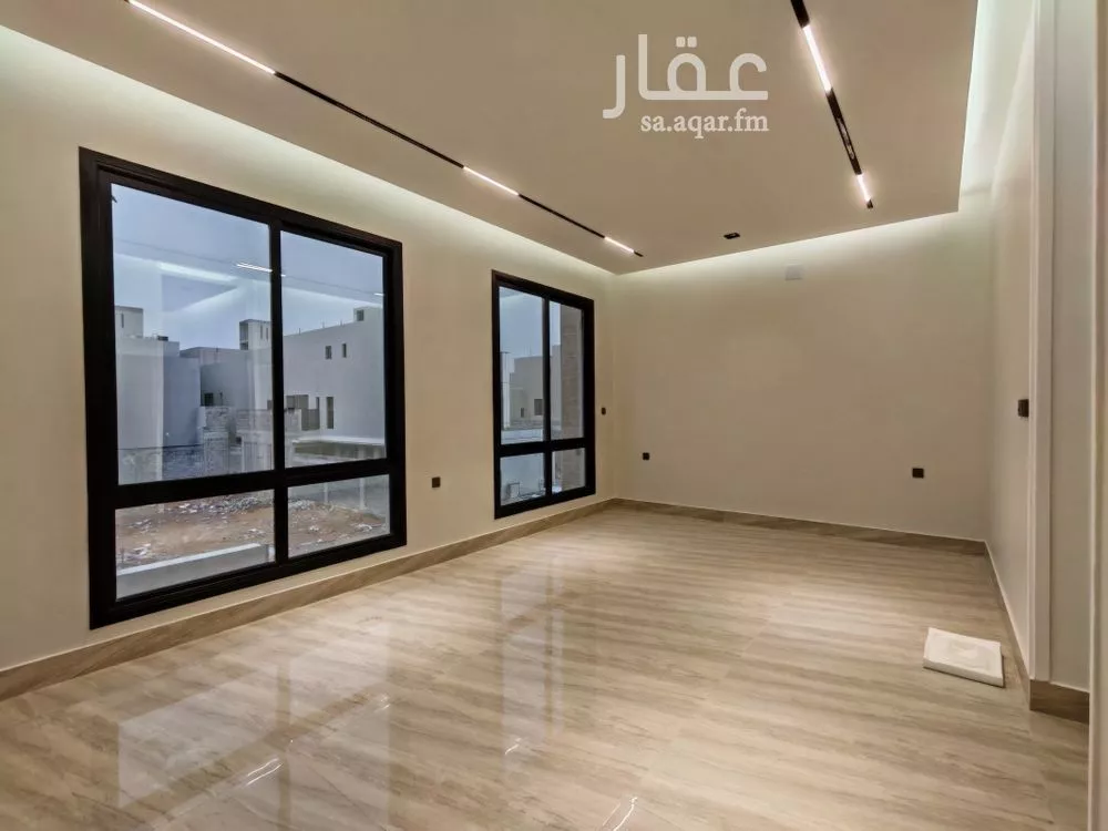 فيلا 5 غرف في الرمال 2
