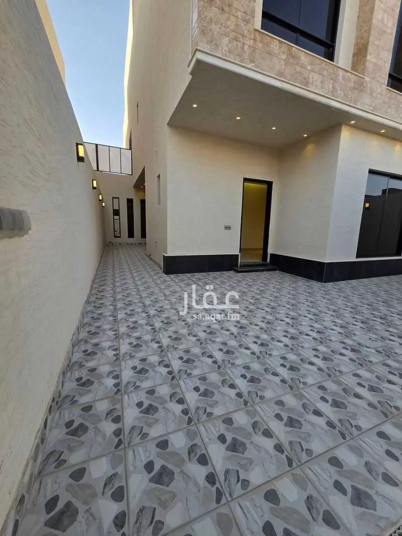 6 bedroom villa in Al Rimal 7