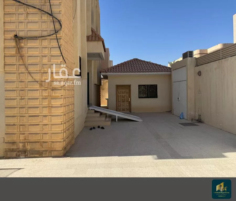 10 bedroom villa in Al Zahrah 4