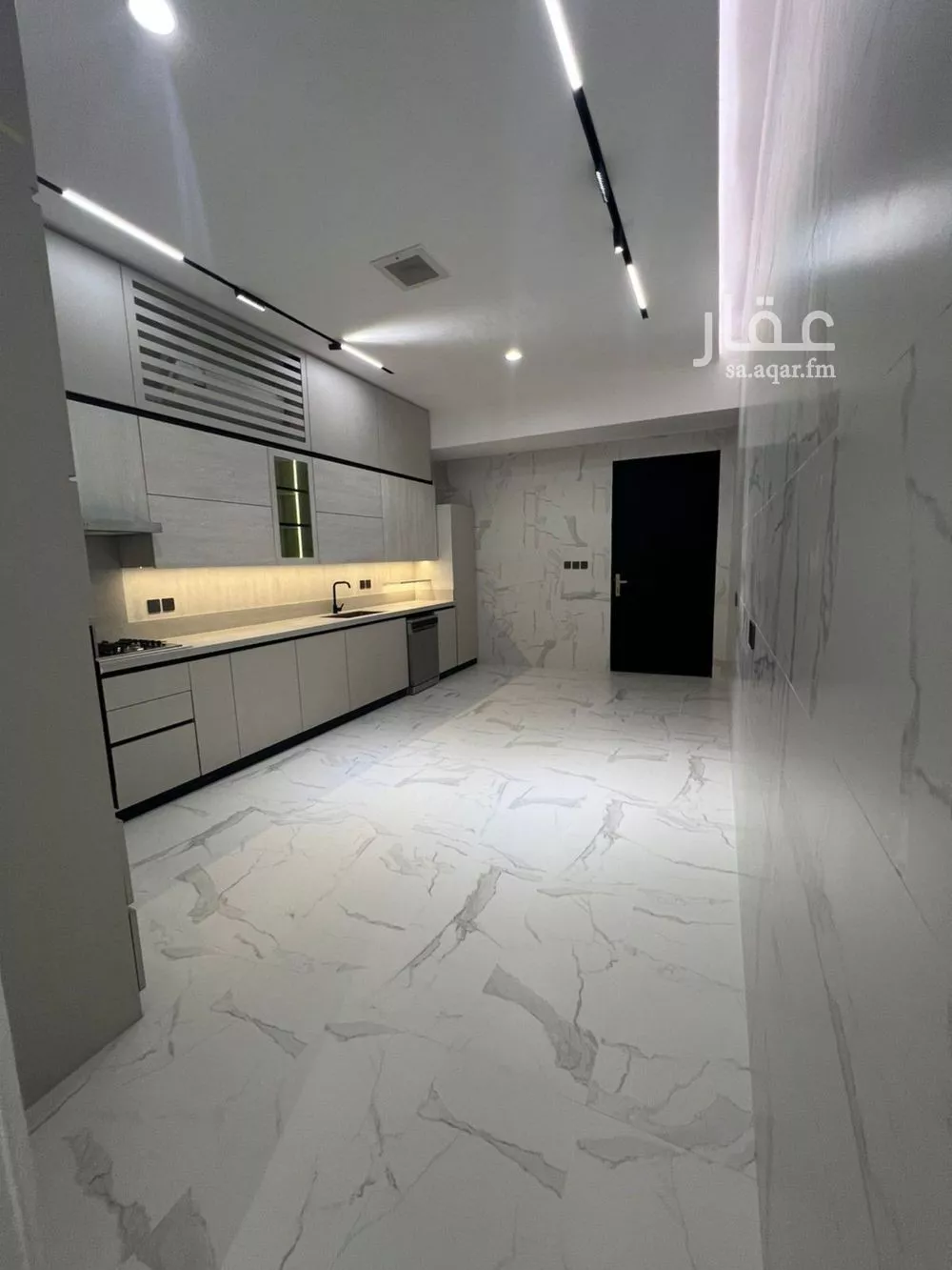5 bedroom villa in Al Yarmouk 3