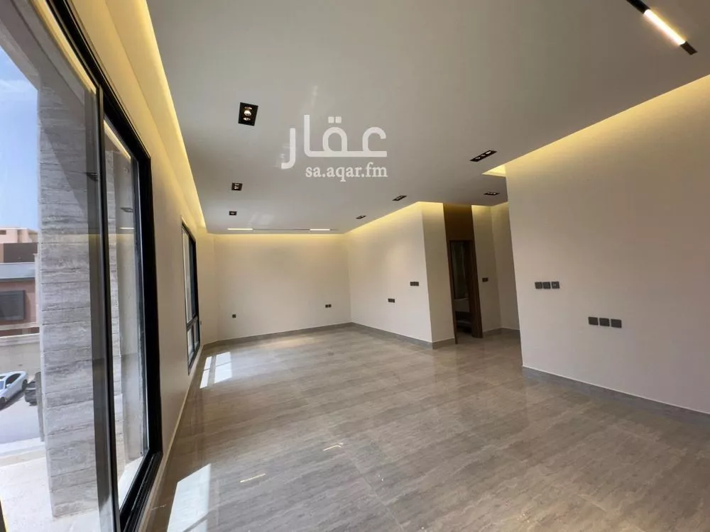 5 bedroom villa in Al Rimal 13