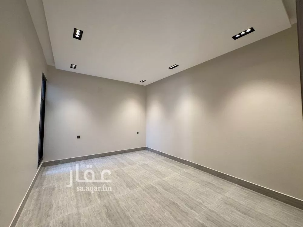 5 bedroom villa in Al Rimal 7