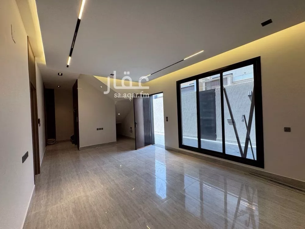 5 bedroom villa in Al Rimal 9