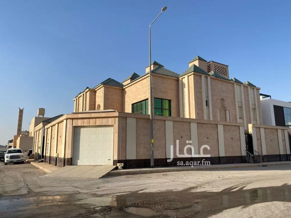 5 bedroom villa in Al Narjis 2
