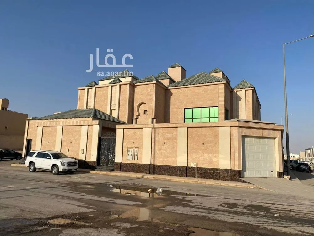 5 bedroom villa in Al Narjis 5