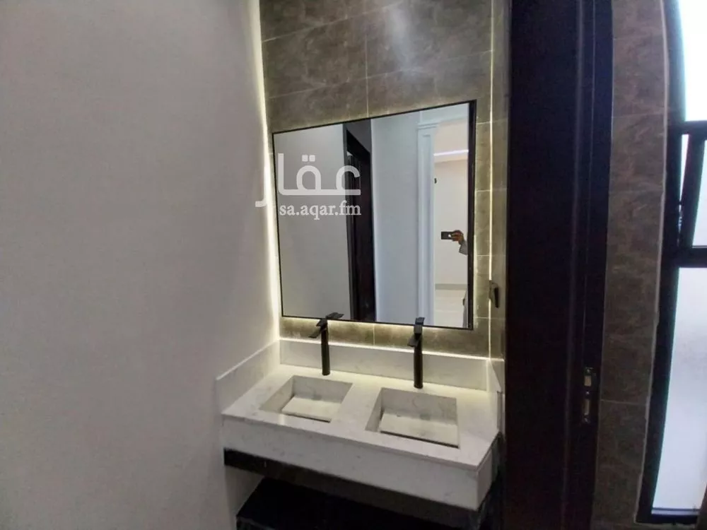 5 bedroom villa in Al Uraija Al Gharbiyah 6