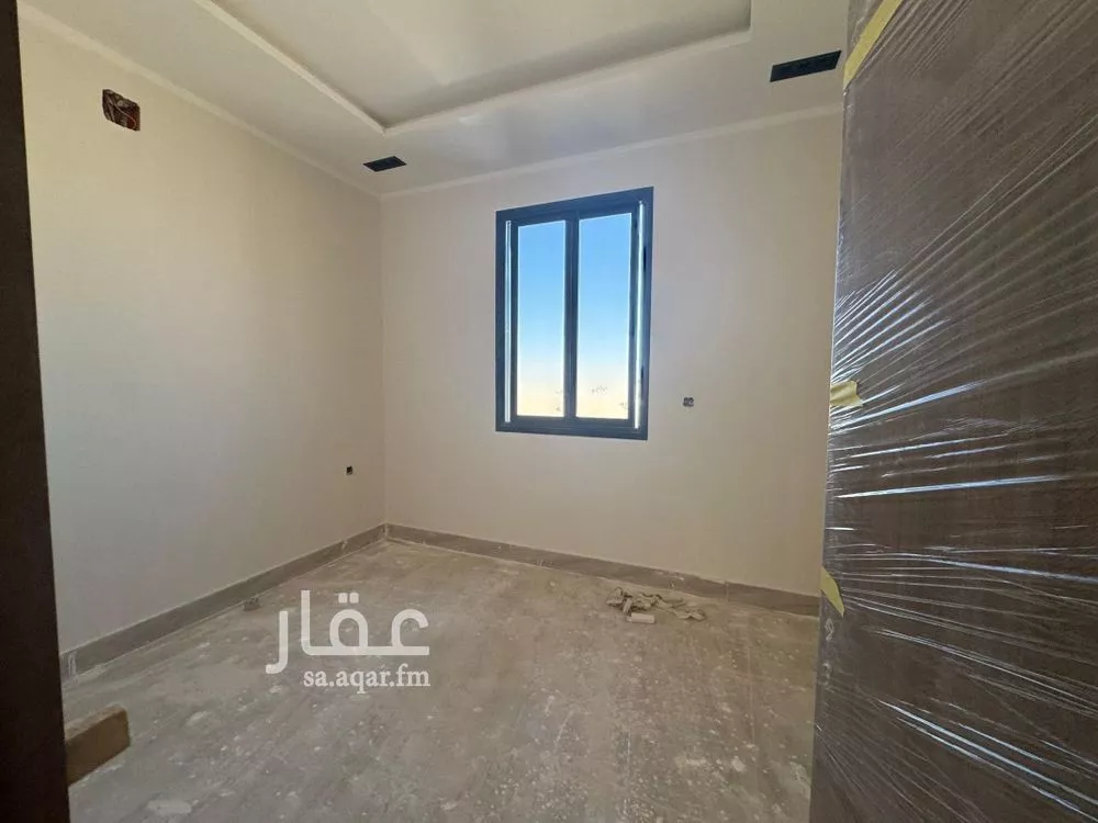 فيلا 5 غرف في الرمال 10