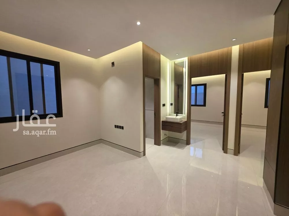 7 bedroom villa in Al Uraija Al Gharbiyah 3
