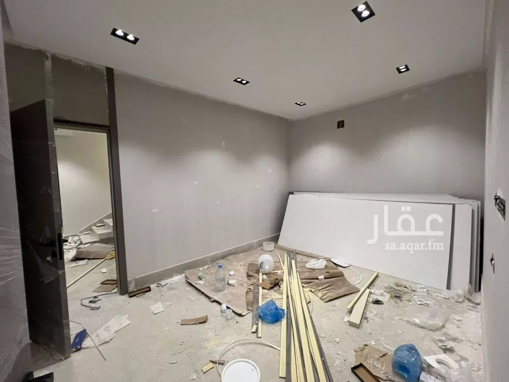 8 bedroom villa in Al Uraija Al Gharbiyah 6