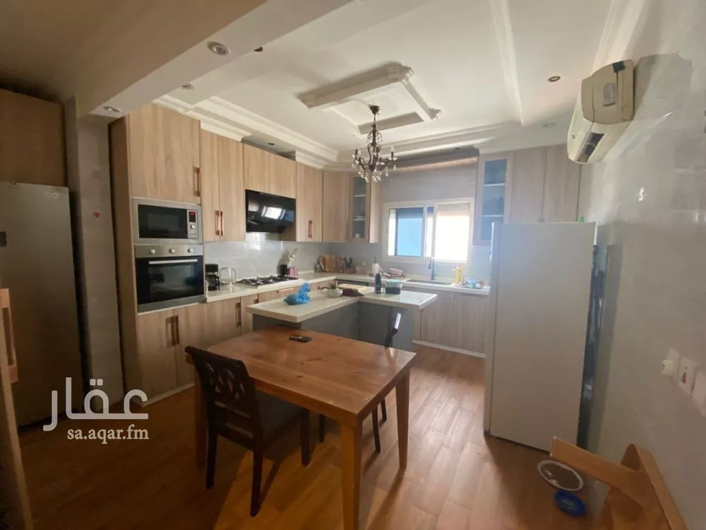 8 bedroom villa in Irqah 6
