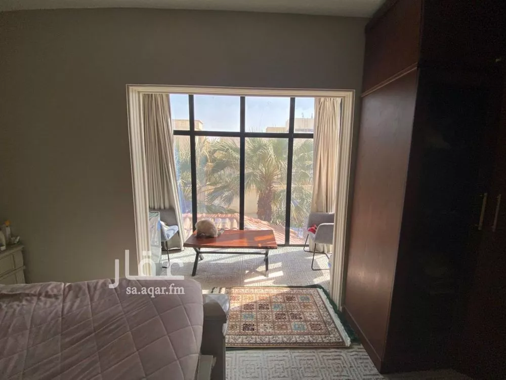 8 bedroom villa in Irqah 7