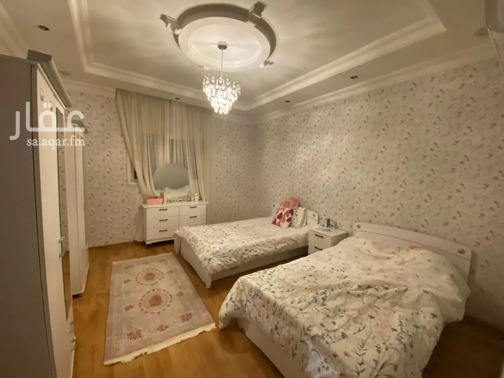 8 bedroom villa in Irqah 8
