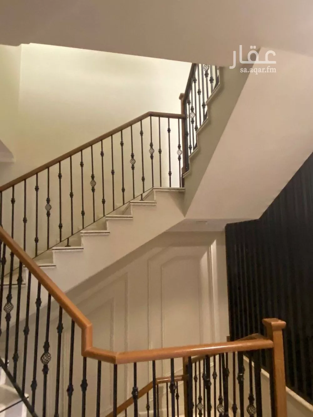 8 bedroom villa in Irqah 9